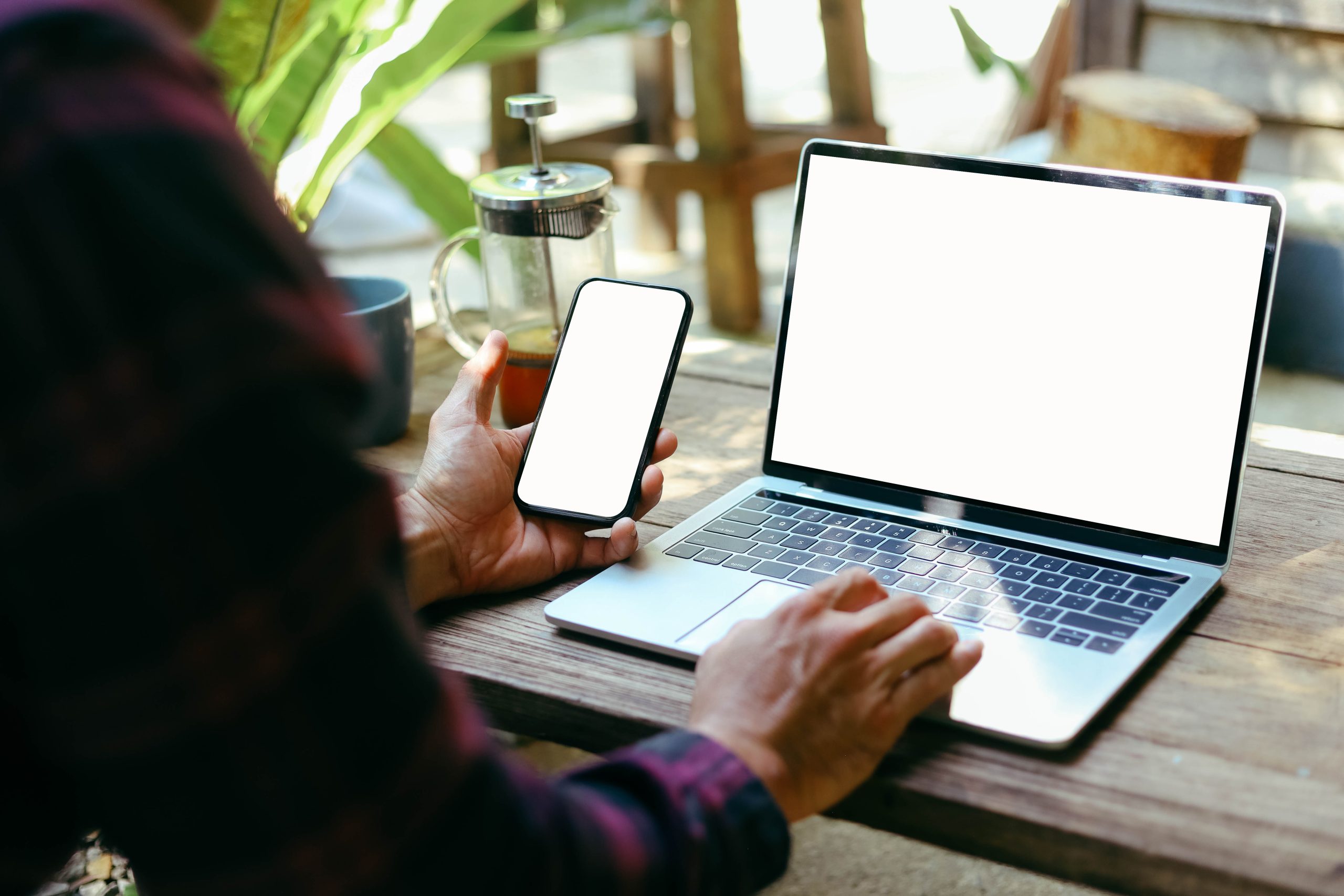 Guiding policyholders to communication pathways